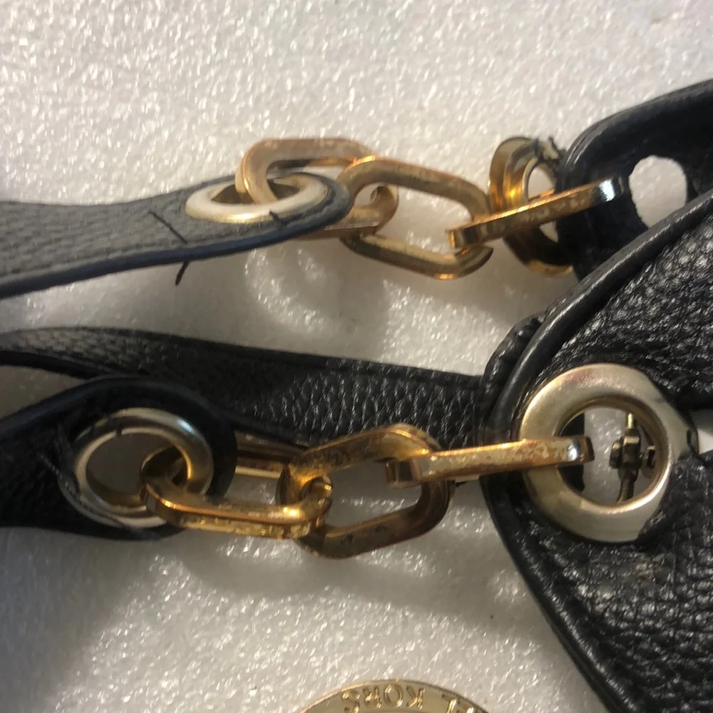 Michael Korea black purse. - Picture 16 of 16